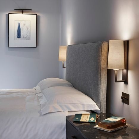 Kinkiet Riva do eleganckiej sypialni