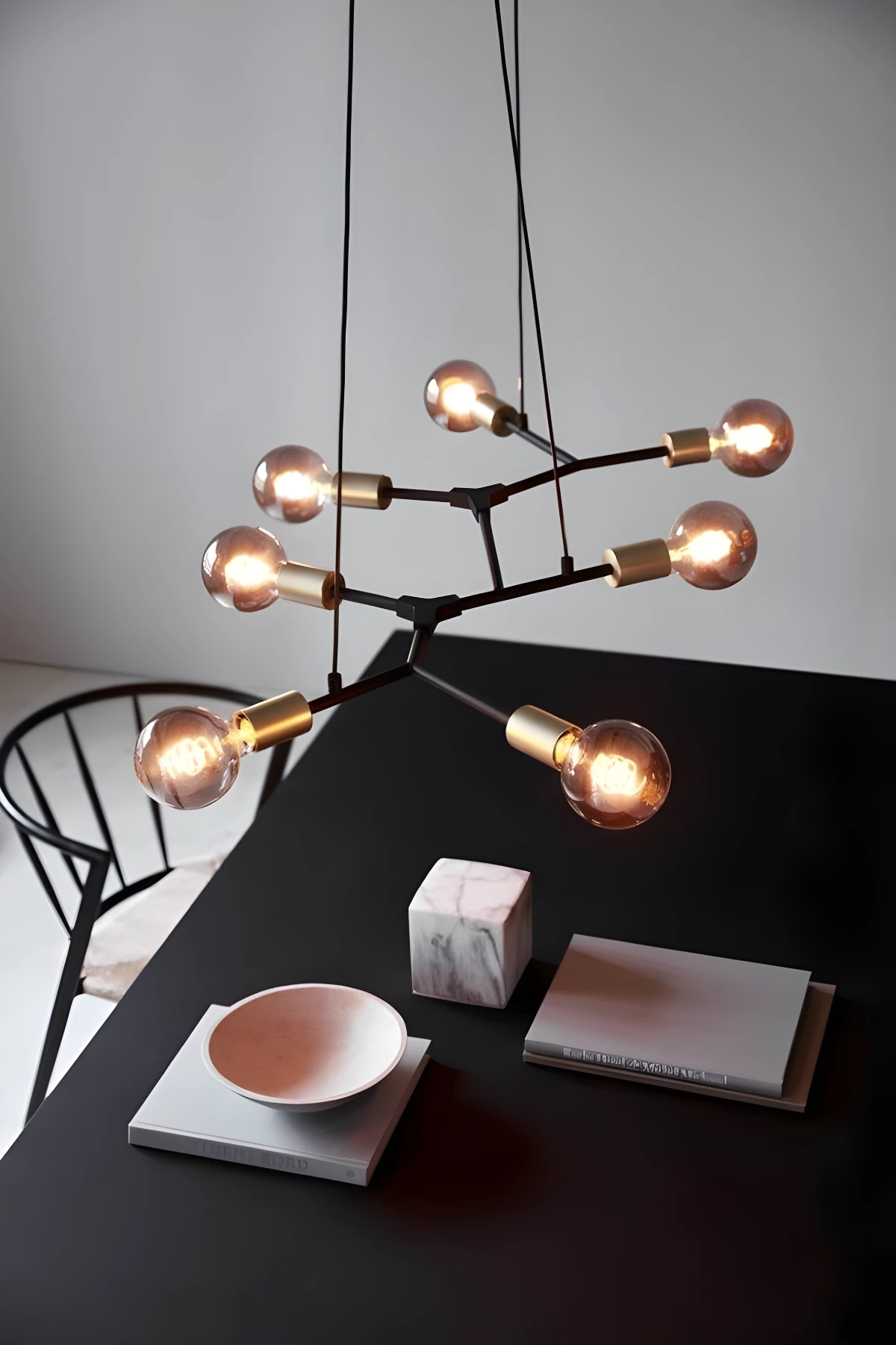 Lampa wisząca Josefine - industrialna nad stół w jadalni