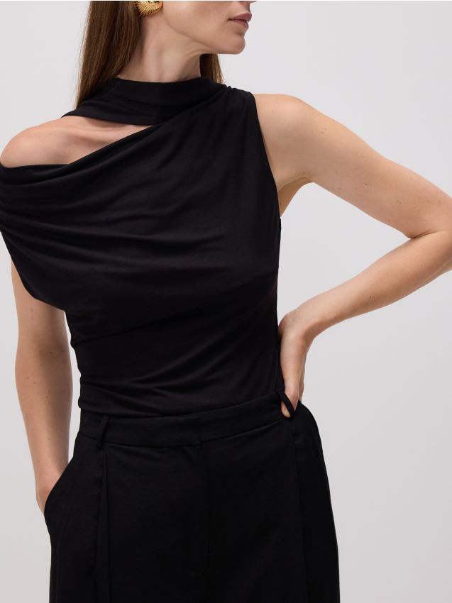 Reserved - Drapowany top z wiskozą - czarny