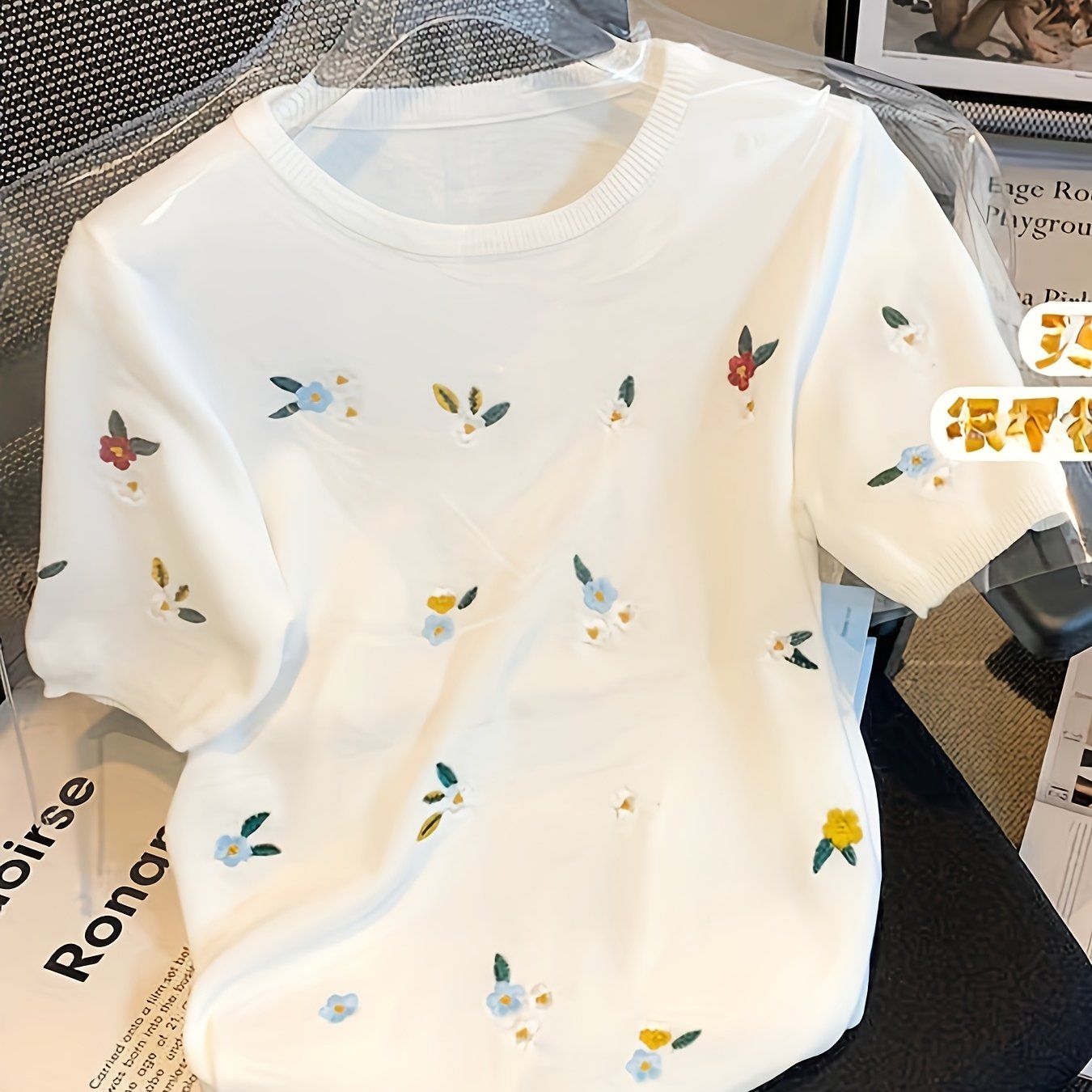 TEMU Letnia Damska Bluzka z Krótkim Rękawem, Wzorzysta, z Kwiatowym Haftem i Lekkim Zapachem