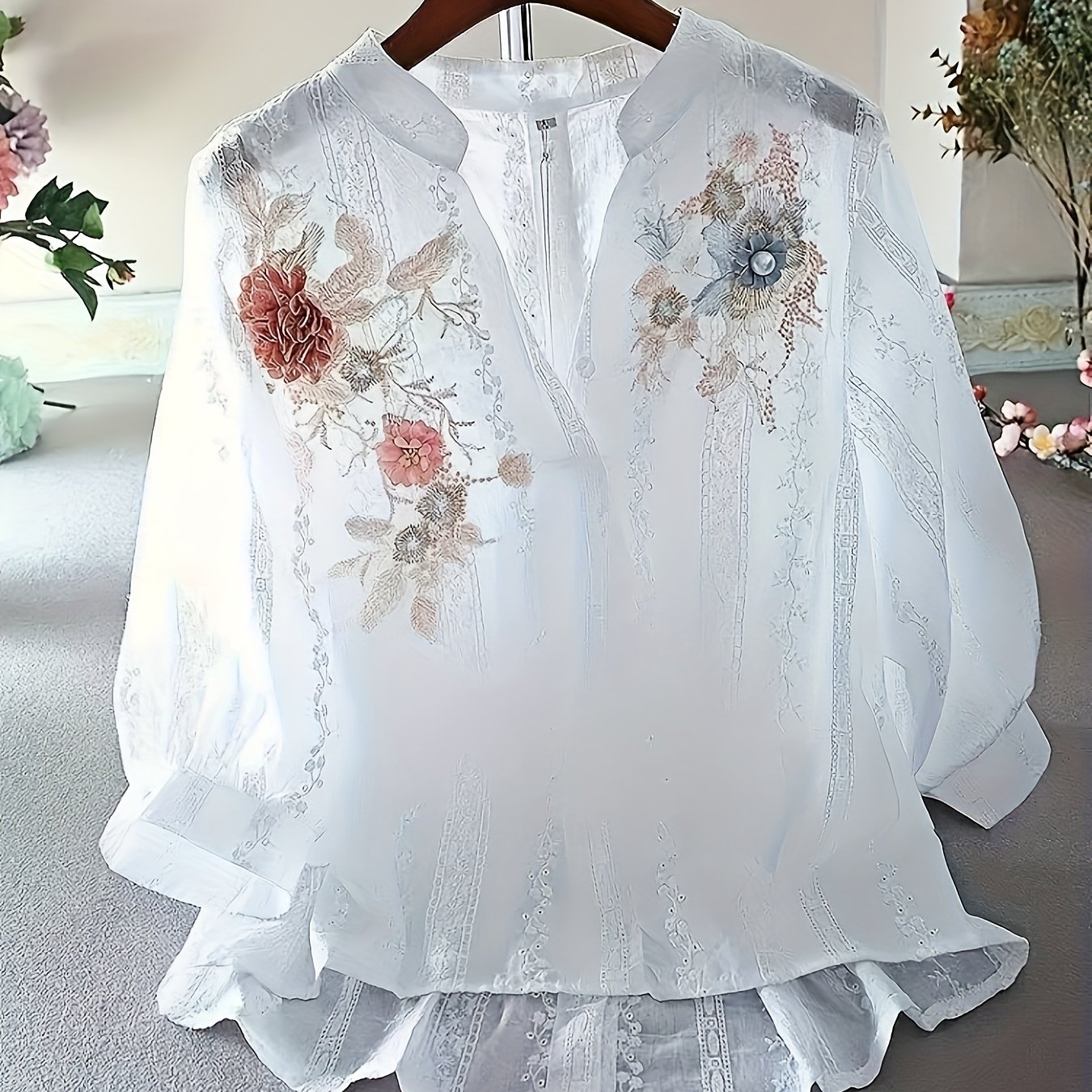 TEMU Elegancka, haftowana bluzka z kwiatami dla kobiet - swobodny kroj, długi rękaw, wycięcie w kształcie litery V, bluzka na co dzień wiosną/latem z