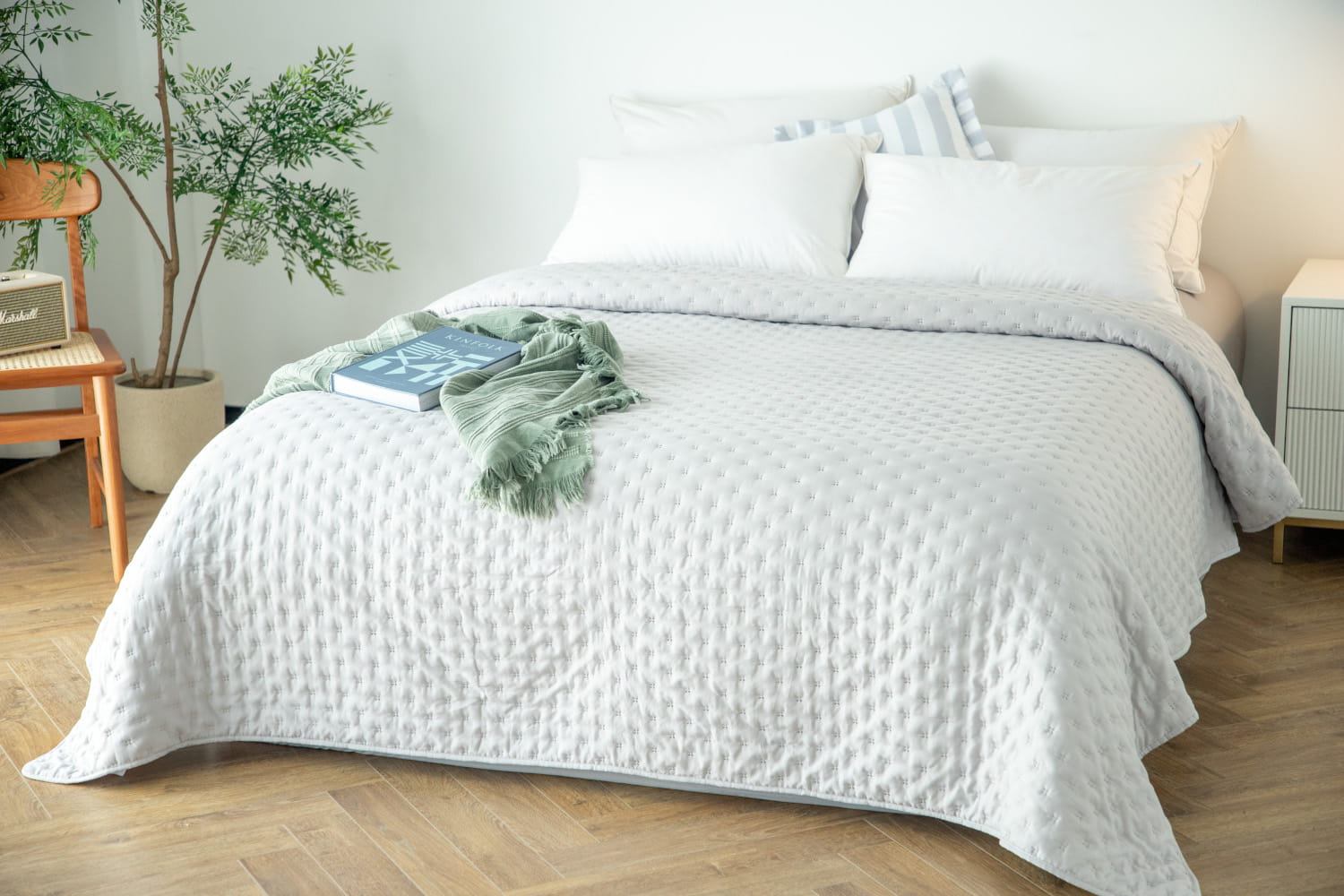 Szara Narzuta Na Łóżko Z Pikowaniem 220x240 TERRA