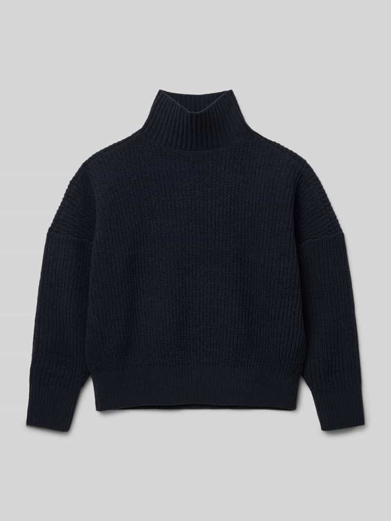 Sweter z dzianiny o kroju oversized z golfem