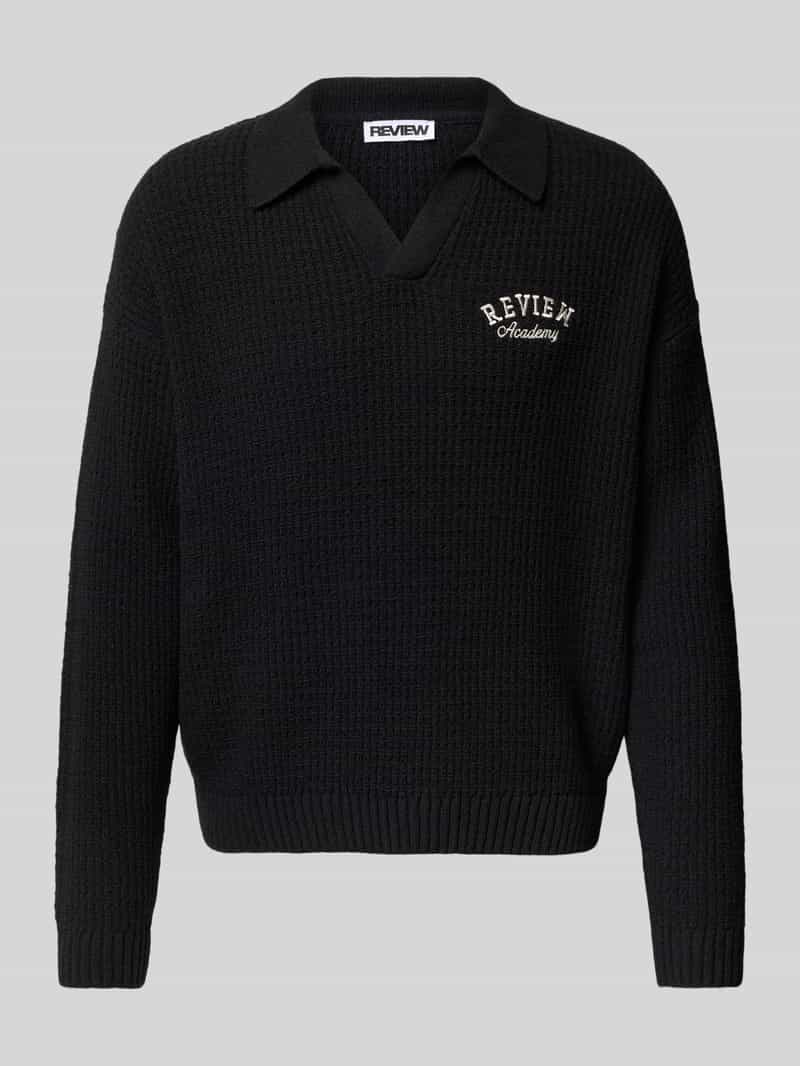 Sweter z dzianiny z wyhaftowanym logo