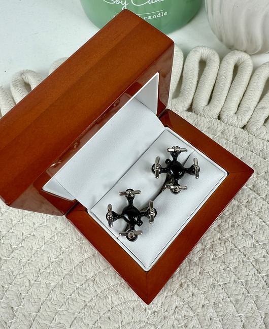 SPINKI DO MANKIETÓW dron prezent aparat fotograf