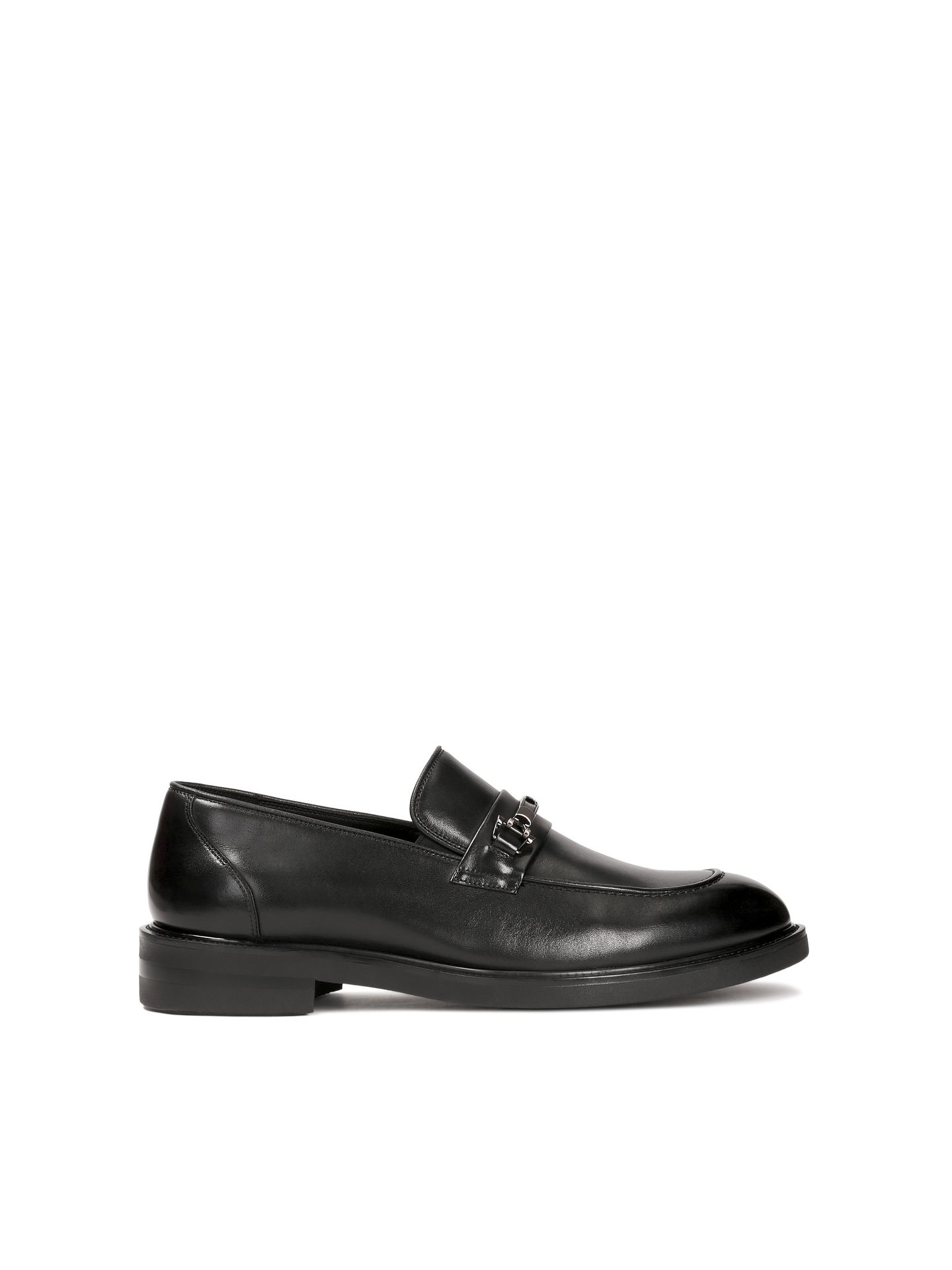 Eleganckie skórzane loafersy z klamrą