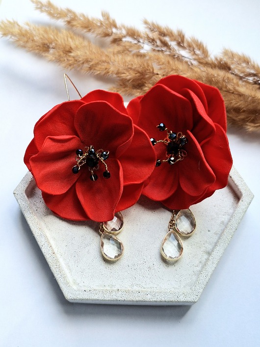 Długie kolczyki pozłacane czerwone maki