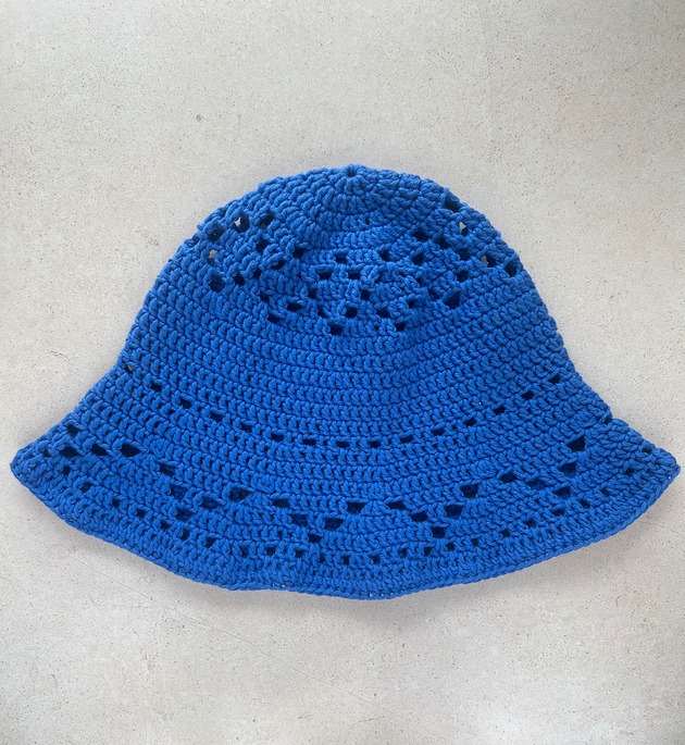 Letni bawełniany kobaltowy kapelusz ażurowy
