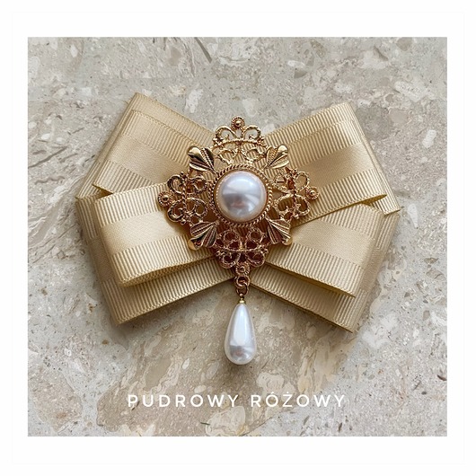 Brosza z ażurową ozdobą z perłą NEW