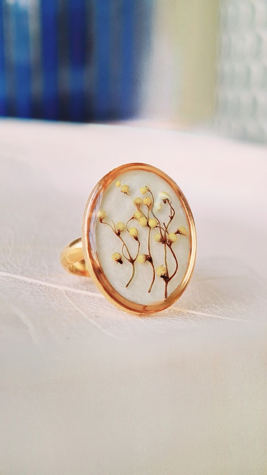 Pierścionek z kolekcji Czarny bez