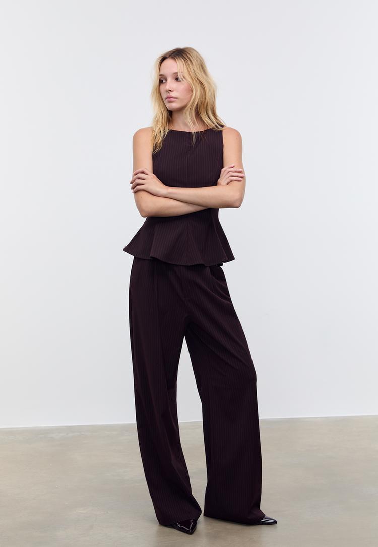 Stradivarius Top z baskinką bez rękawów w paski Fioletowy XS