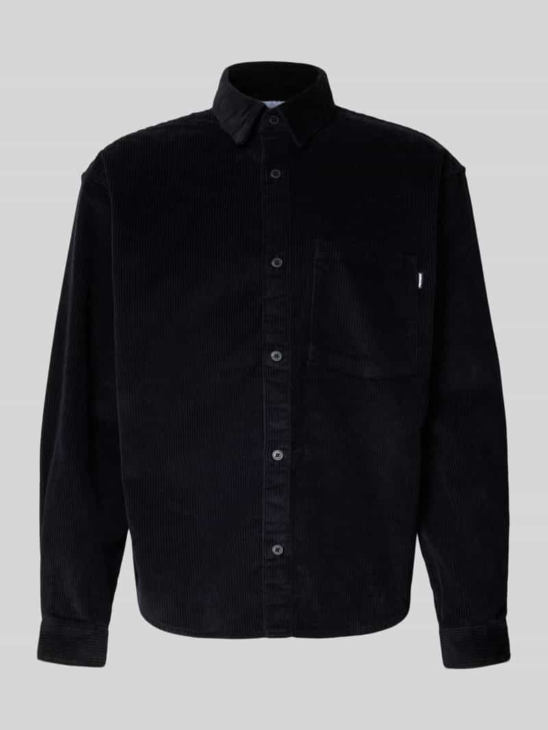 Koszula sztruksowa o kroju regular fit z detalem z logo