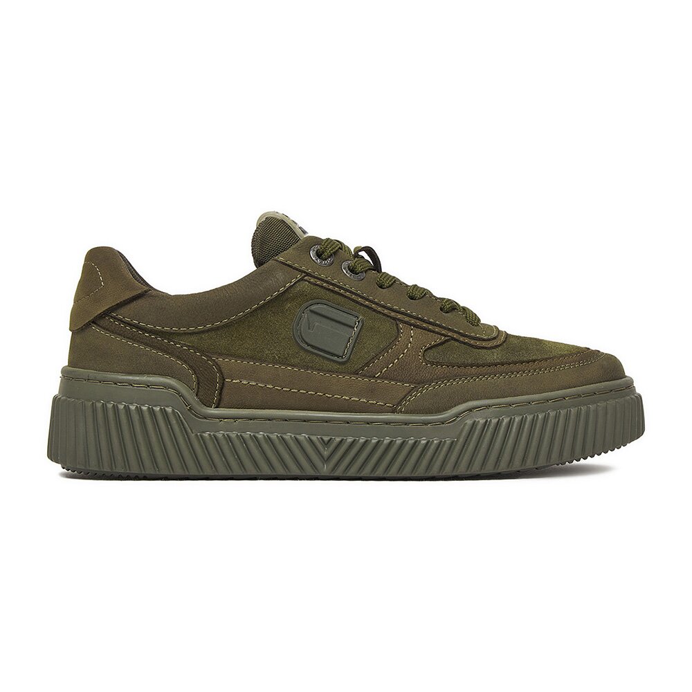 Sneakersy