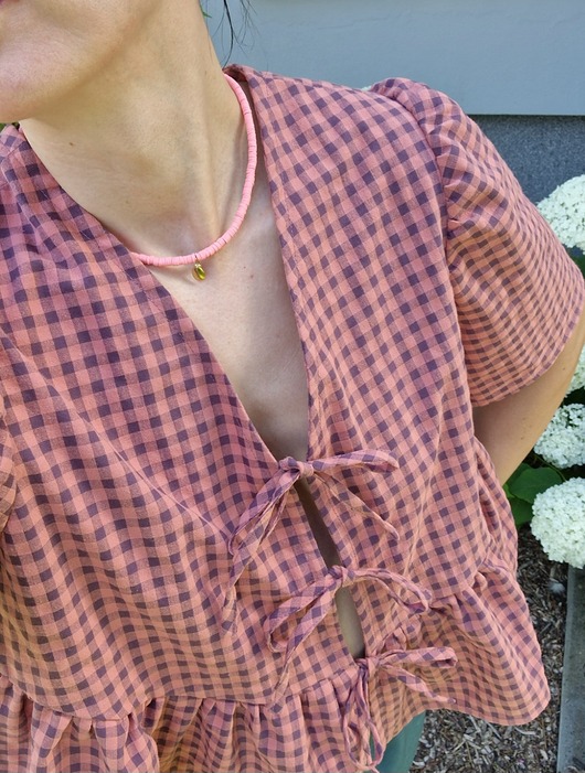 Koszula wiązana z falbaną z kraty Vichy