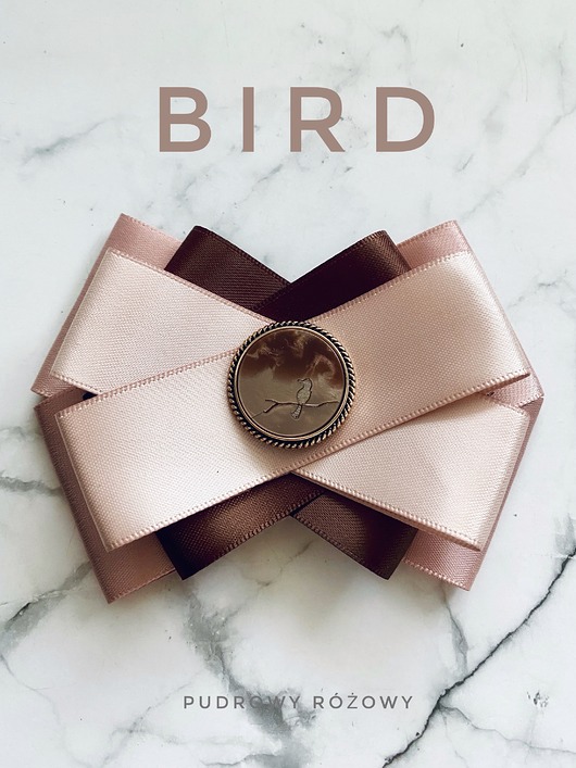 Brosza z kolekcji BIRD z masy perłowej z cudnym ptaszkiem NEW