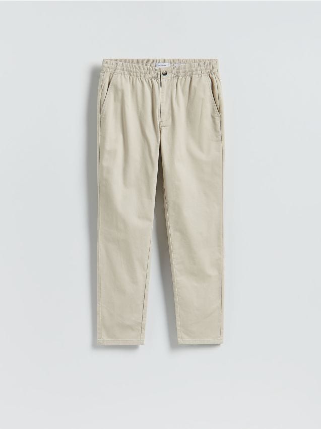 Reserved - Spodnie jogger slim - złamana biel