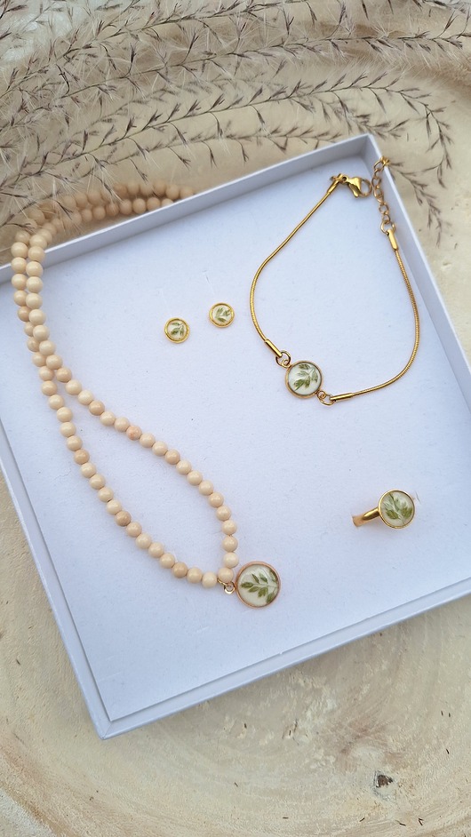 Komplet z zieloną trawą z kolekcji Fenum