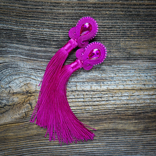 Fuksja- kolczyki sutasz z chwostami
