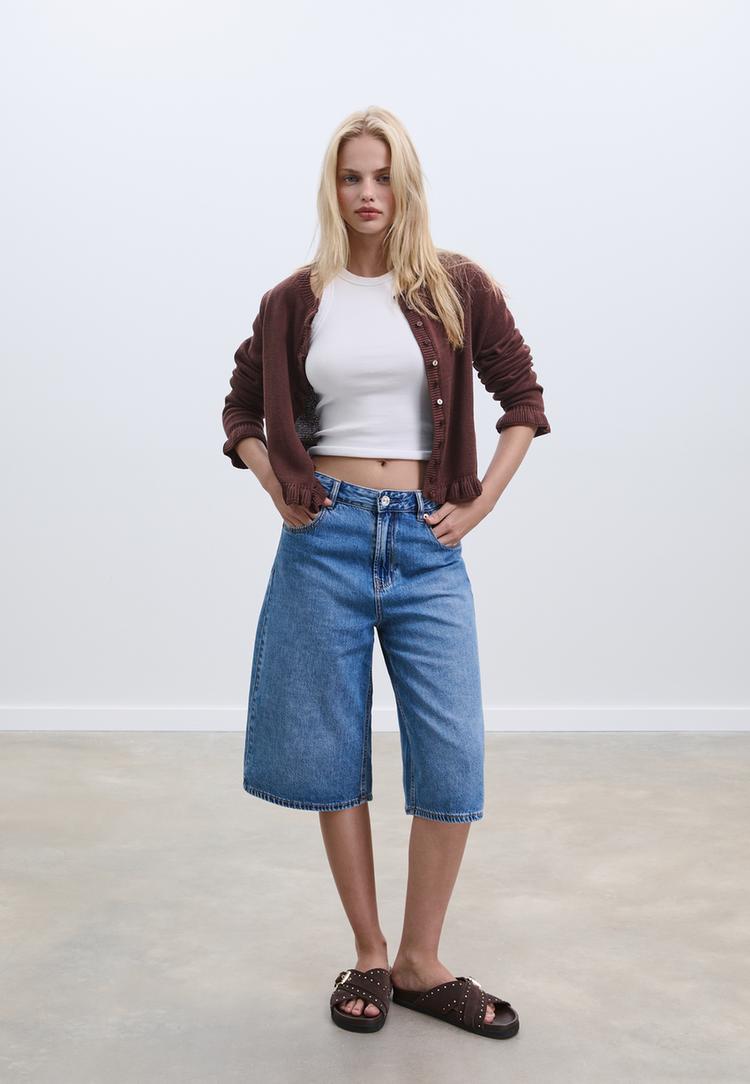 Stradivarius Sweter rozpinany z guzikami i falbanami Brązowy M