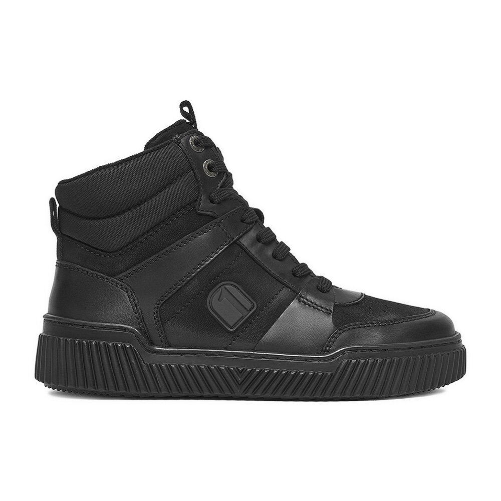 Sneakersy