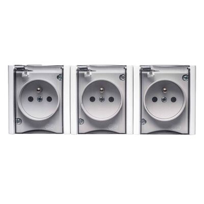 Gniazdo potrójne bravo z uziemieniem białe dymne wieczko natynkowe GNH-3BZ IP54 bravo