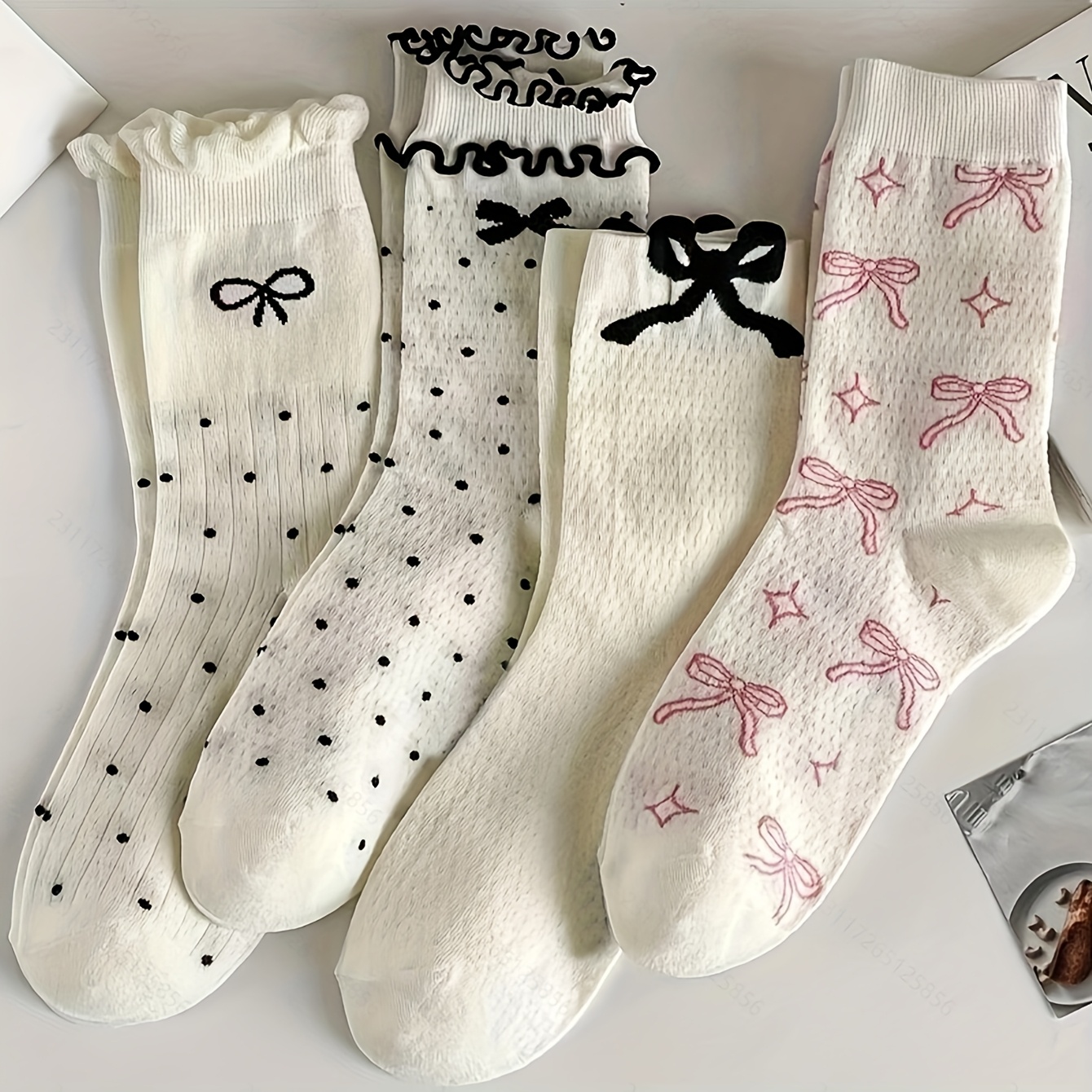 TEMU 4 Pary Damskich Skarpetek do Połowy Łydki - 100% Poliester, Chłonne i Cienkie z Uroczymi Wzorami Kokardek i Gwiazd, Czarno-Białe Uniwersalne