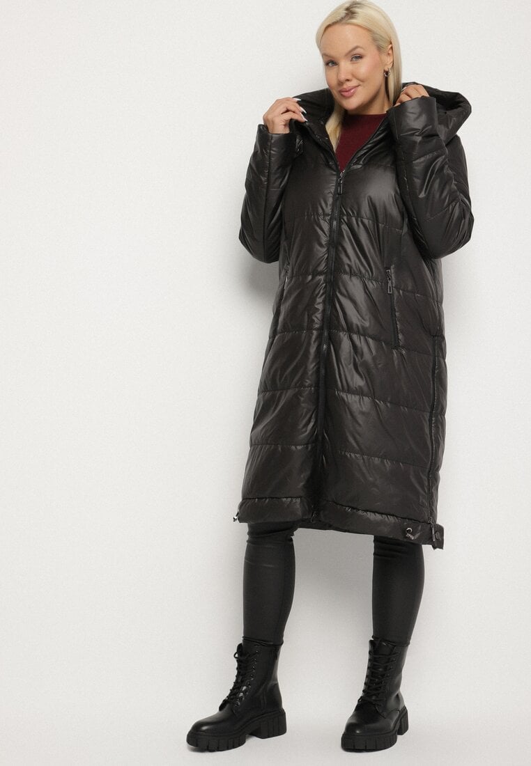 Czarna Przejściowa Kurtka Pikowana z Kapturem i Suwakami po Bokach Fesunela