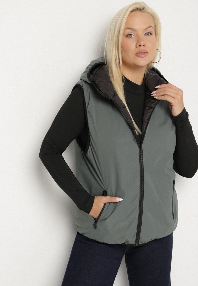 Zielona Dwustronna Kamizelka z Kapturem Zdobiona Pikowanymi Przeszyciami Tuliona