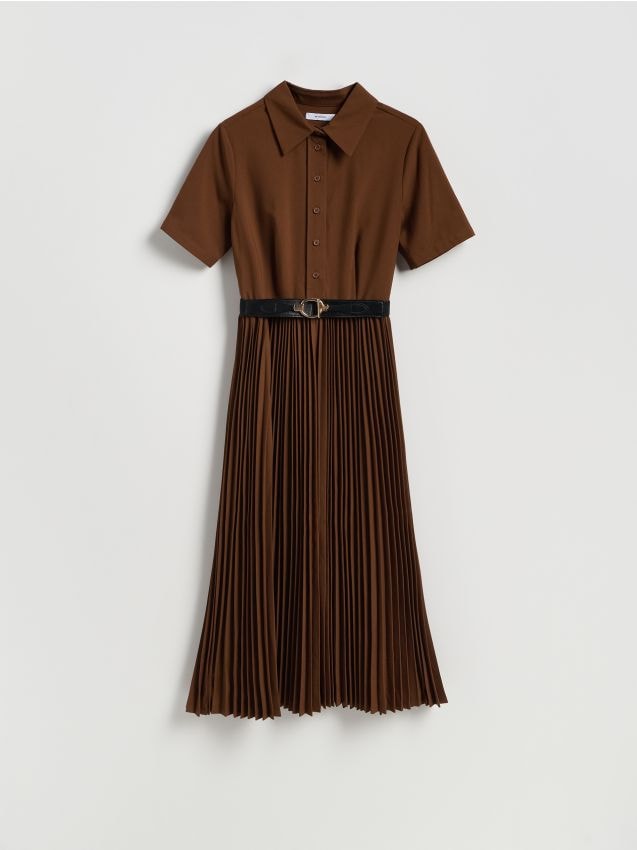 Reserved - Sukienka z plisowanym dołem - brązowy