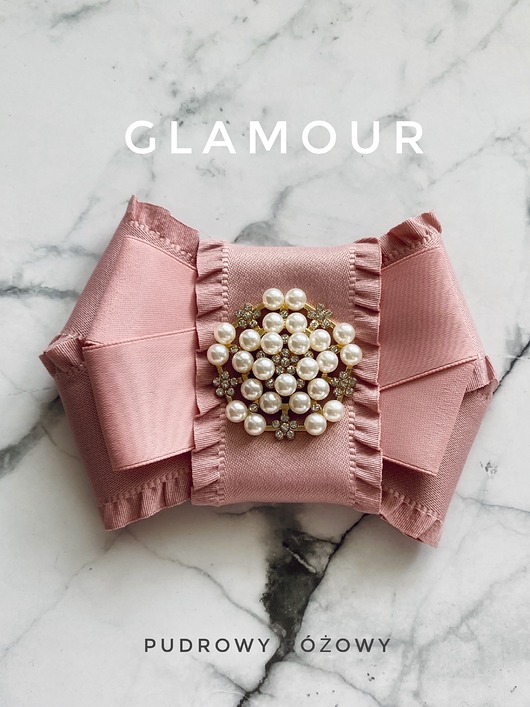 Unikatowa Brosza z falbankami z perełkami w stylu Glamour
