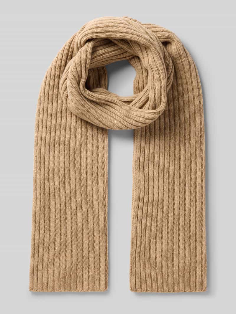 Szal z naszywką z logo