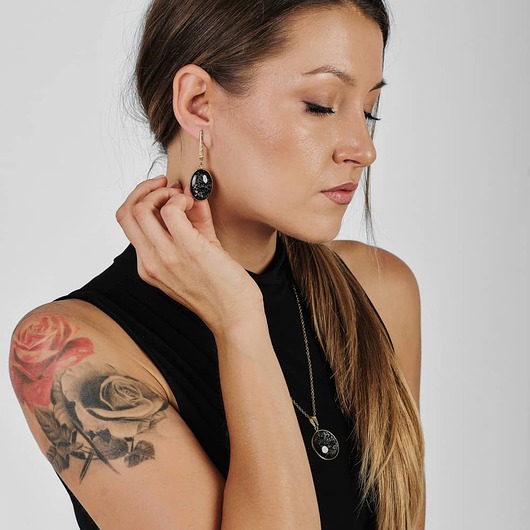 Perłowe kolczyki z drobinkami e18/m5