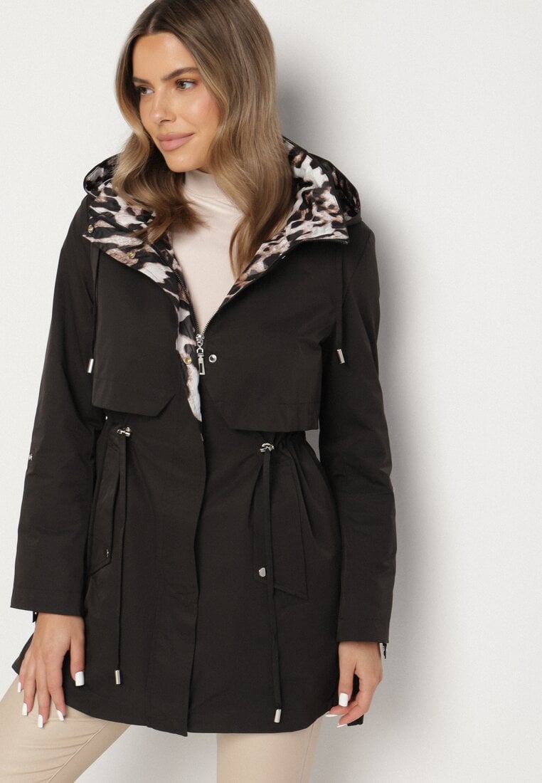 Czarna Kurtka w Stylu Parki z Odpinanym Kapturem i Ozdobną Podszewką Ismerife