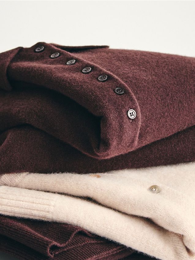 Reserved - Wełniany sweter z kołnierzykiem - ciemnobrązowy