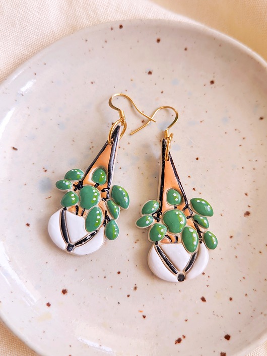 Lekkie kolczyki kwietniki botaniczny motyw dla osoby kochającej naturę