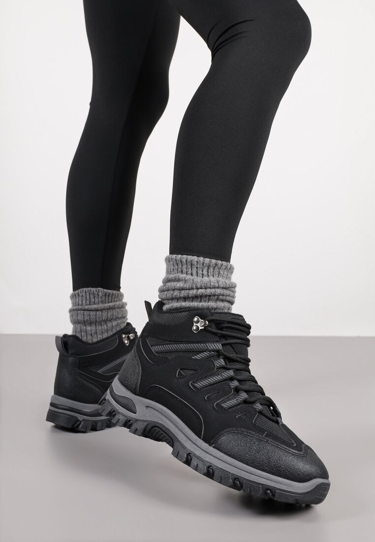 Czarne Sznurowane Buty Trekkingowe Traperki Vices na Grubej Podeszwie Afertie