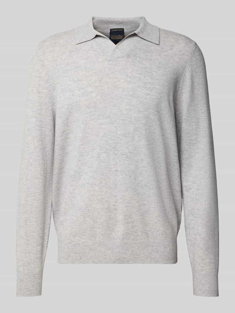 Sweter z dzianiny z dekoltem w serek