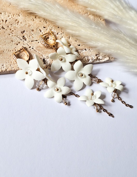 Długie kolczyki pozłacane kwiaty