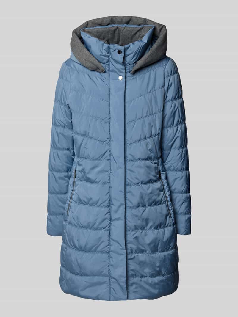 Płaszcz pikowany z kieszeniami zapinanymi na zamek błyskawiczny