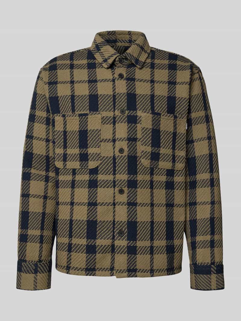 Koszula casualowa o kroju regular fit z kieszeniami na piersi