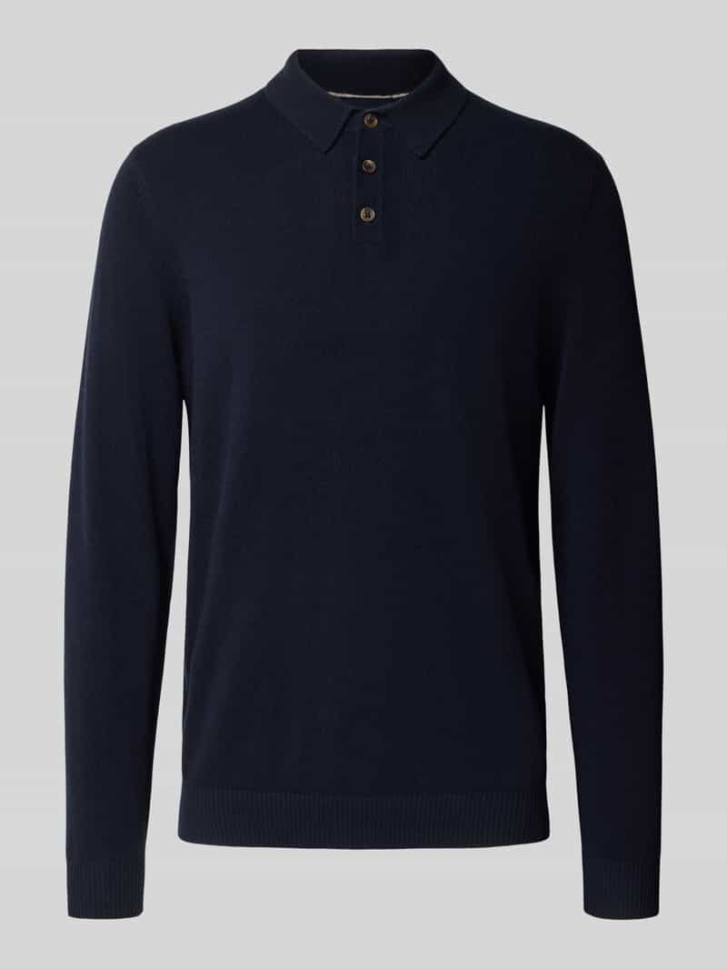 Sweter z dzianiny z krótką listwą guzikową