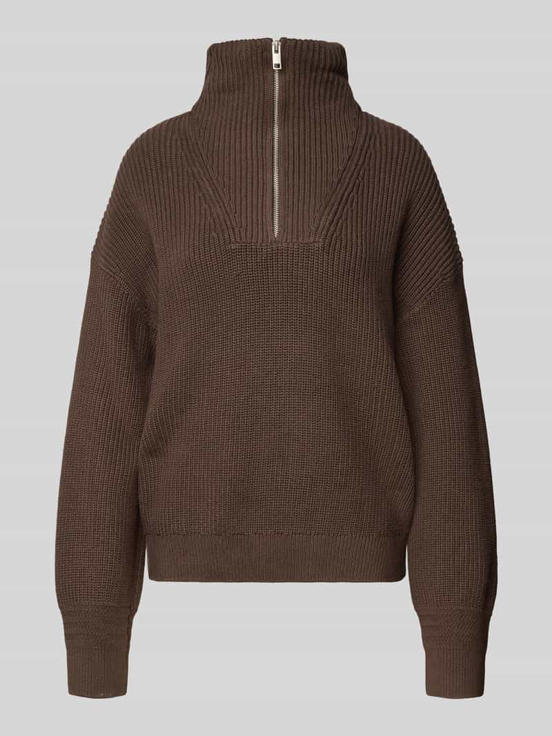 Sweter z dzianiny z kołnierzem