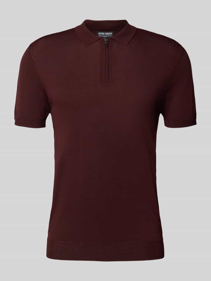 Koszulka polo z prążkowanymi wykończeniami