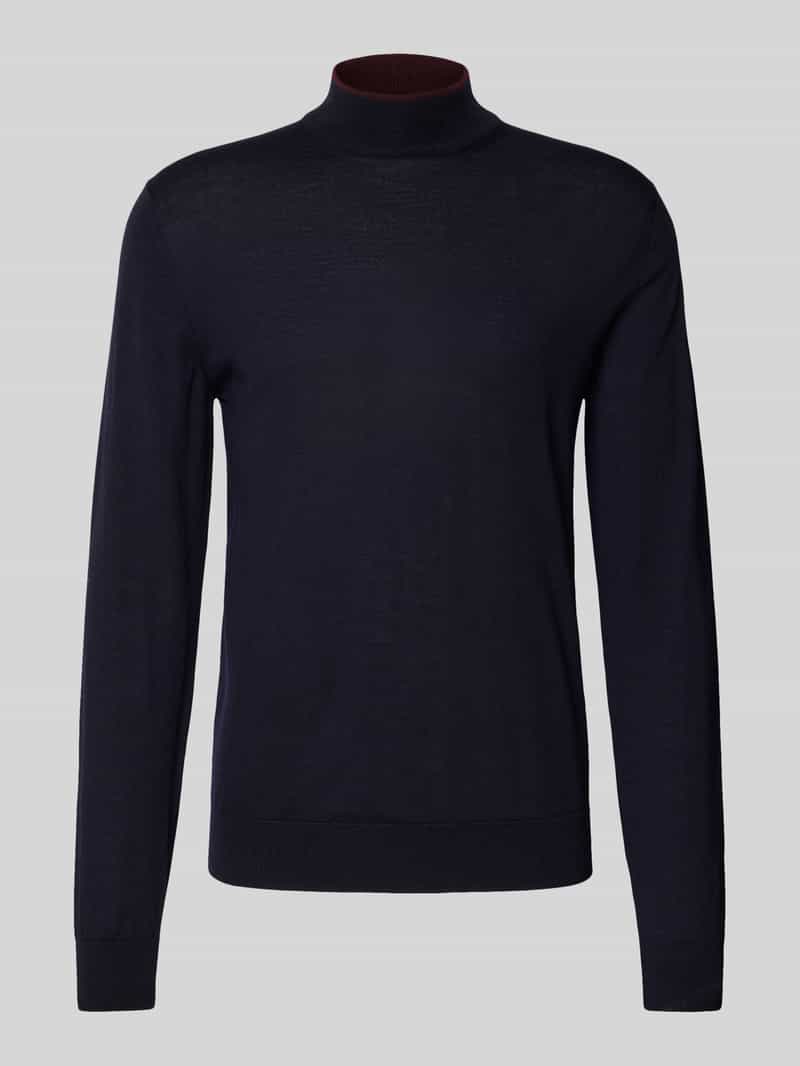 Sweter z dzianiny z golfem