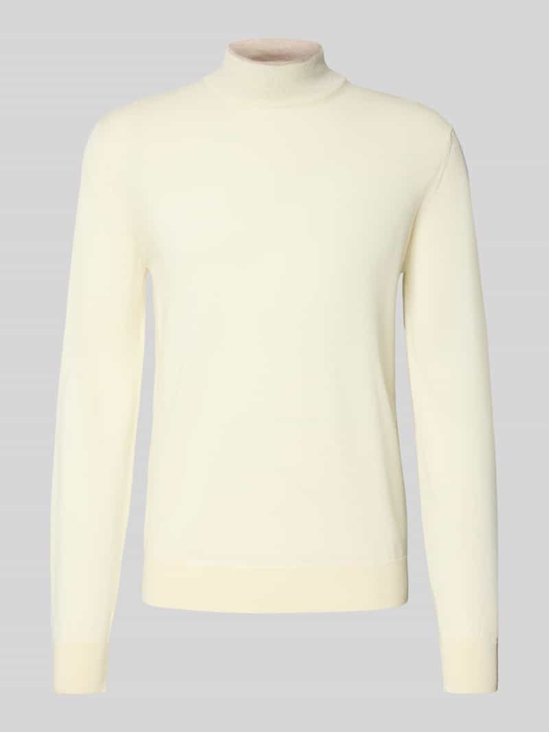 Sweter z dzianiny z golfem