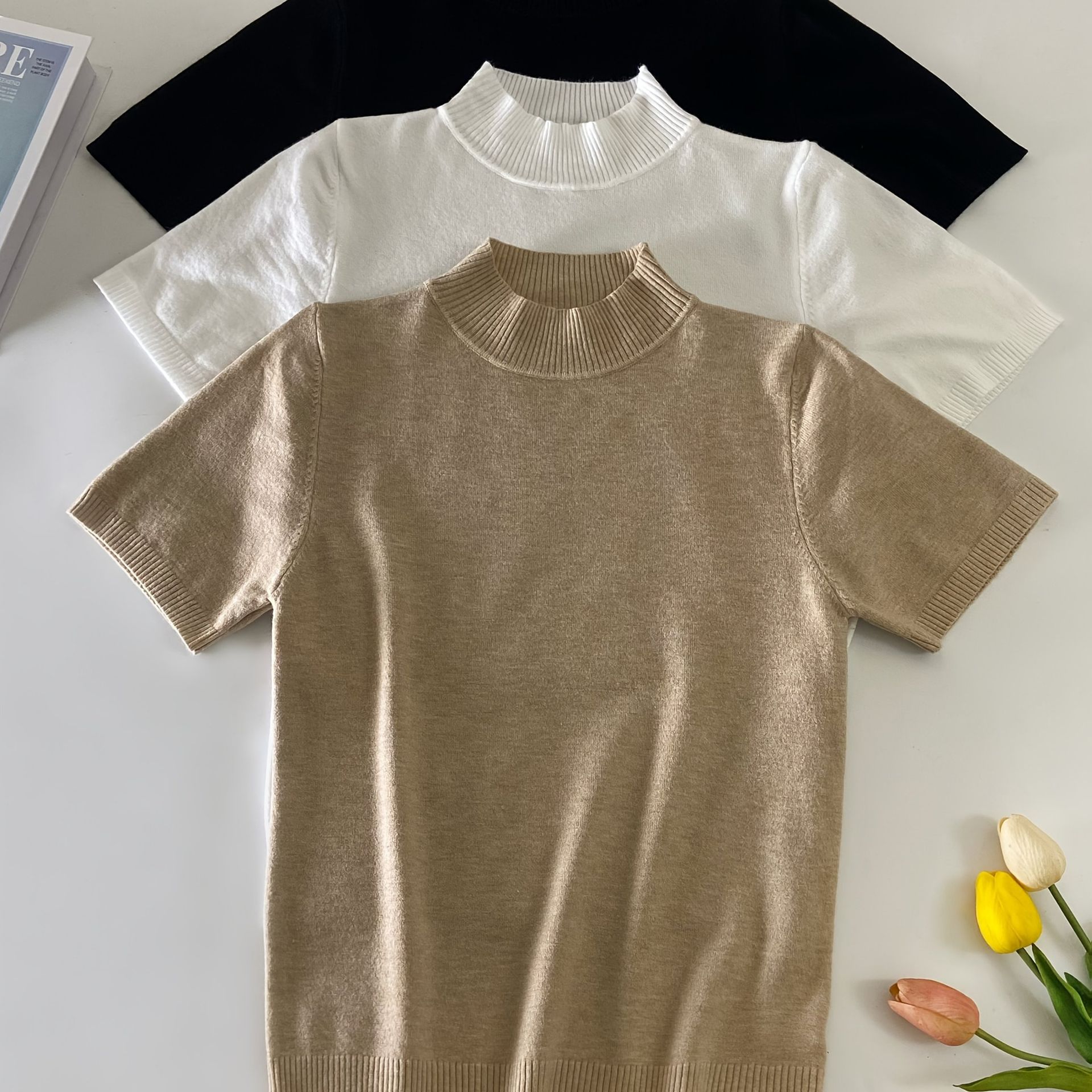 TEMU Uniwersalna bluzka z krótkim rękawem na wiosnę i , dostępna w trzech różnych kolorach.