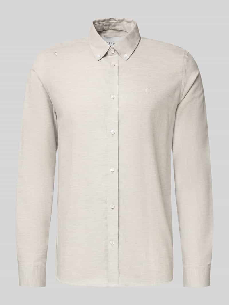 Koszula casualowa o kroju regular fit z kołnierzykiem typu button down