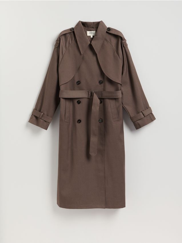 Reserved - Dwurzędowy trencz z paskiem - brązowy