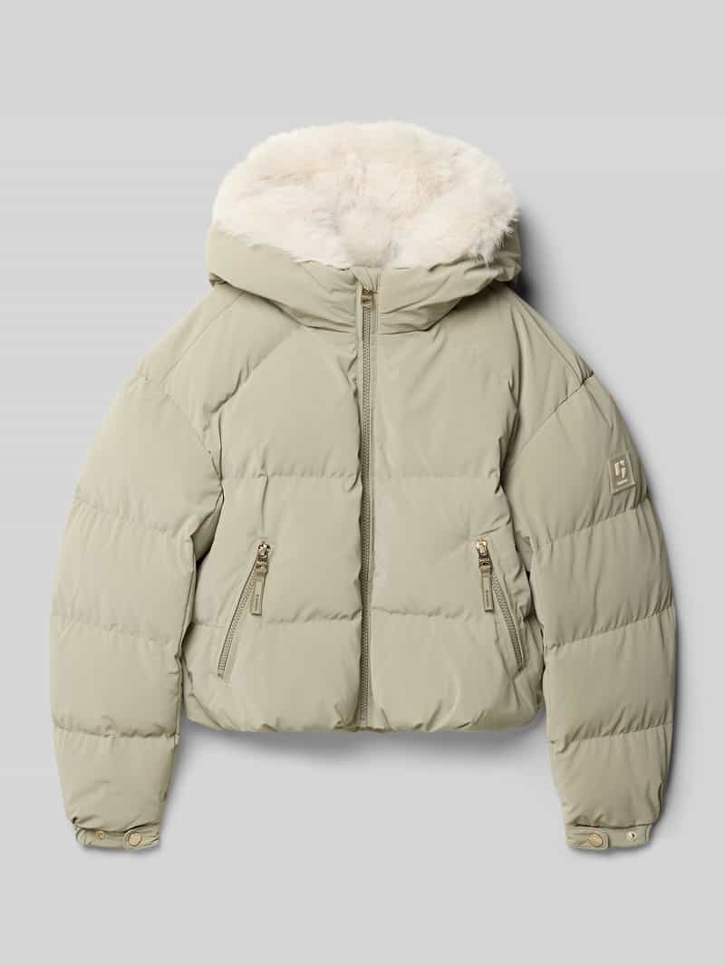 Kurtka pikowana z kapturem