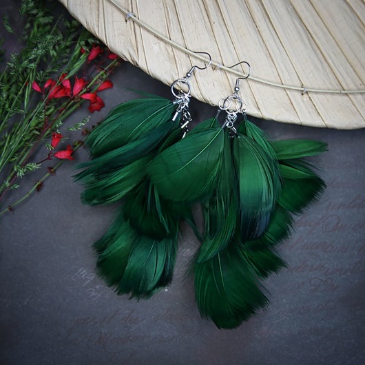 Butelkowe - długie kolczyki z piórami